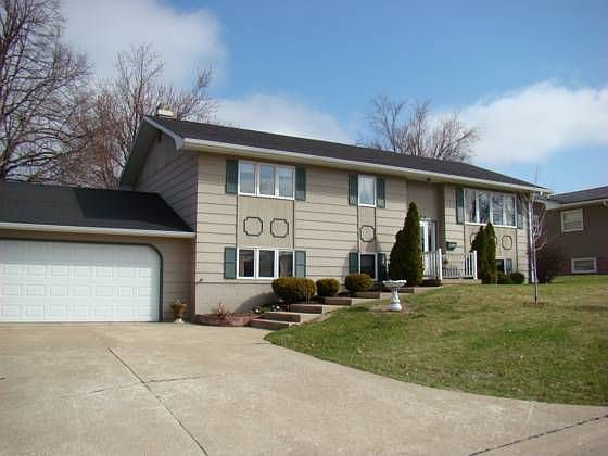 2nd image of 304 Pine Dr