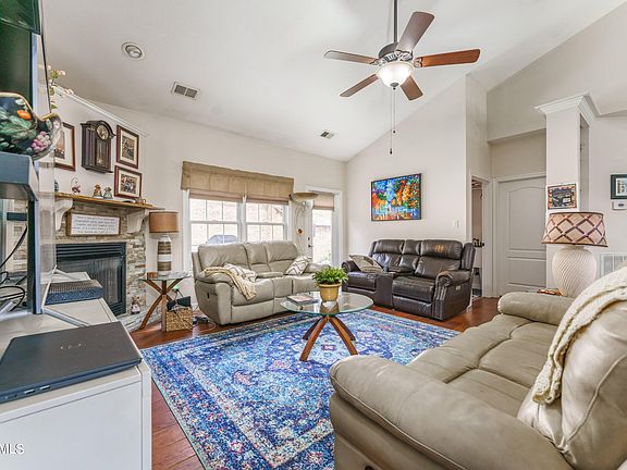 3rd image of 2118 Zion Dr