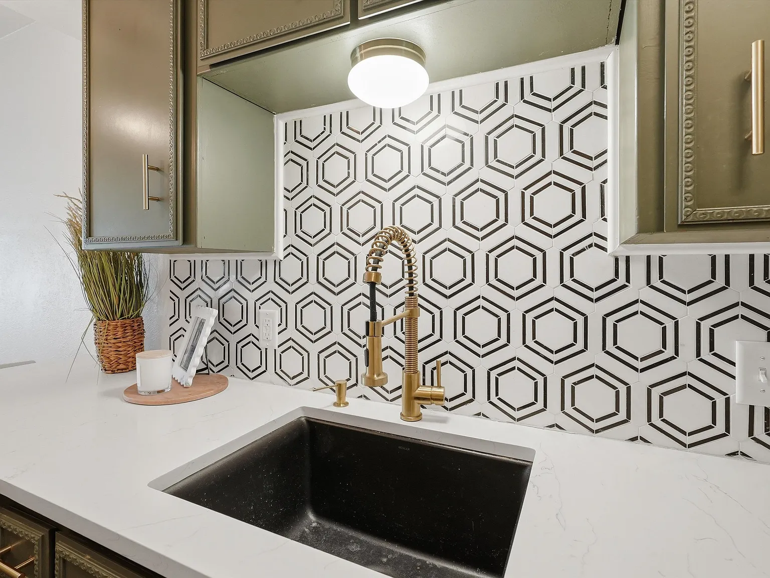 2 bed, 1.5 bath, 1188 sqft, $1,850 — Photo 4