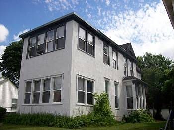 1st image of 818 Queen Ave N