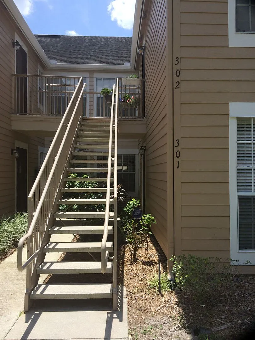 Gorgeous 3 Bedroom 2 Bath Will Not Last ( First Floor ) - Hidden Springs Condominiums — Photo 1