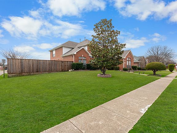 4th image of 2110 Oak Forest Dr