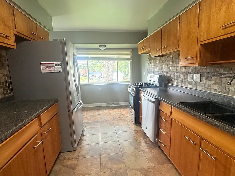 10865 Lemarie Dr — Photo 7