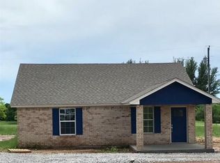 455 Clubview Dr, Bowie, TX 76230