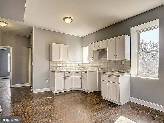 3rd image of 4115 Pennsgrove St Floor 2