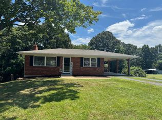 108 Hillside Rd, Hurt, VA 24563