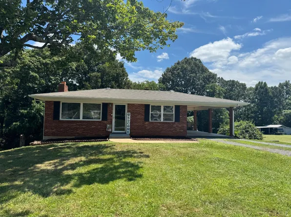 108 Hillside Rd, Hurt, VA 24563