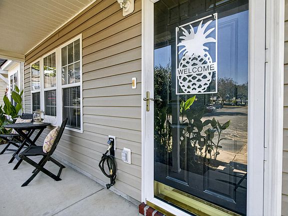 5th image of 131 Hornby Cir