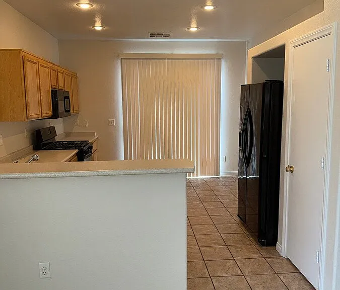 8475 Regal Hills Ct — Photo 9