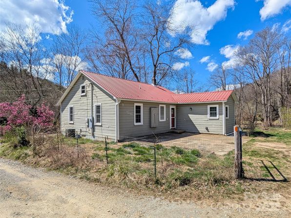 95 Lady Bug Ln, Burnsville, NC 28714