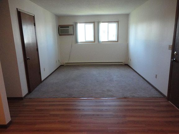 5th image of 925 9th Ave W APT 21