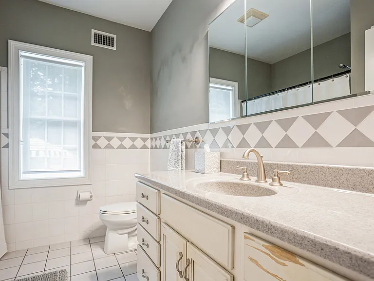 17 Felix Ave — Photo 12