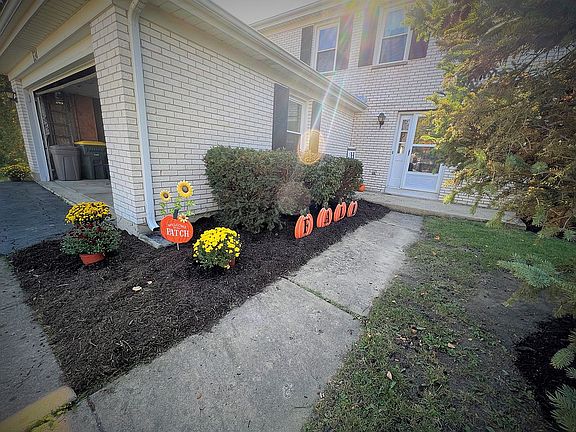 5th image of 634 Shining Water Dr