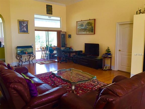 4th image of 10342 Meadow Crossing Dr