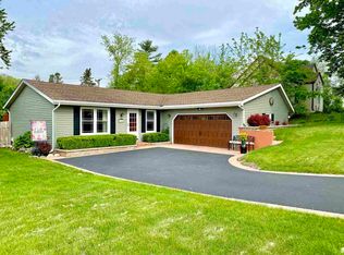 1115 Kenmore Rd, Rockford, IL 61108