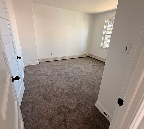 5th image of 219 N Bancroft Pkwy