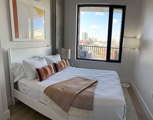 4th image of 21 Linden Blvd #403