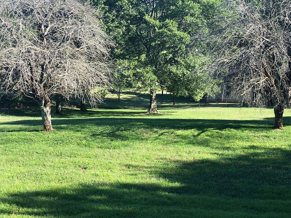 1st image of 102 Medearis Dr
