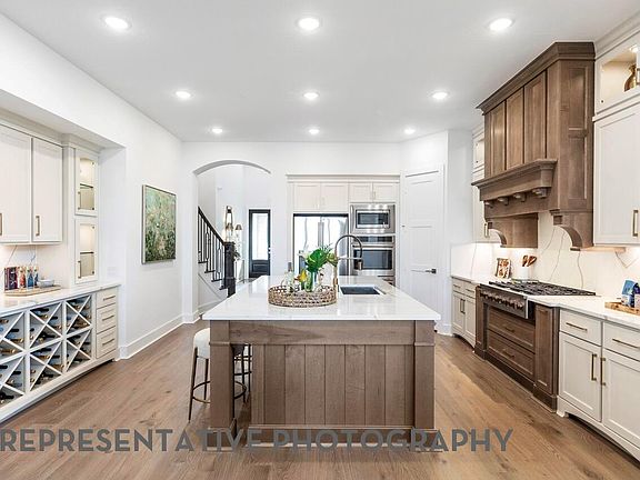 5th image of 31010 Peony Place Dr