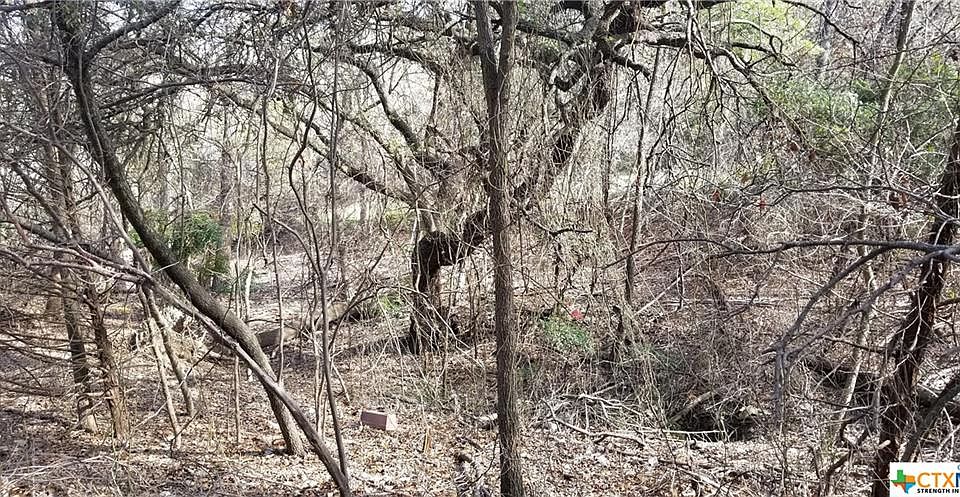 2nd image of 717 Willow Creek Rd