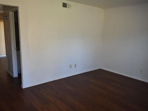 2nd image of 5231 Grovewood St