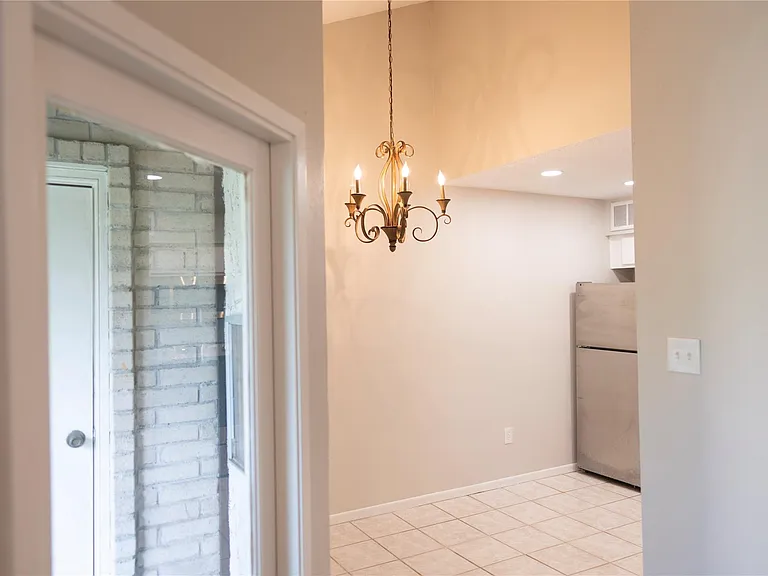 2021 Spenwick Dr #624 — Photo 5