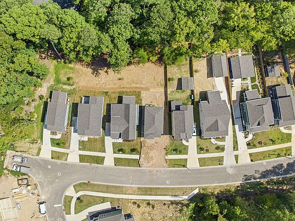 5th image of 614 Hemlock Ave
