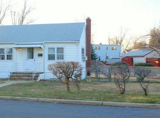 984 Woodmere Dr, Keyport, NJ