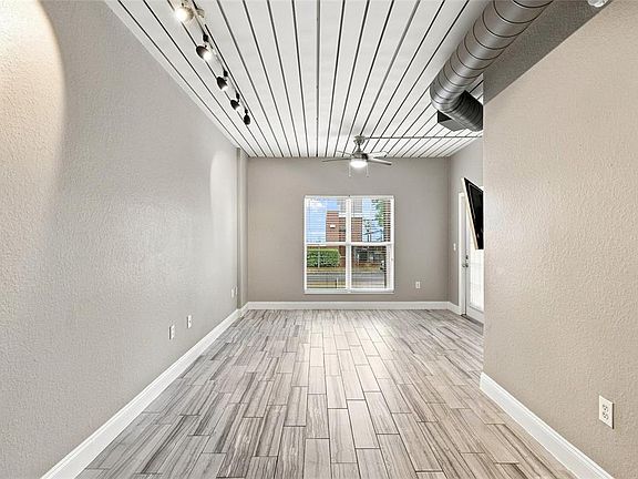 3rd image of 2410 W AZEELE STREET #216