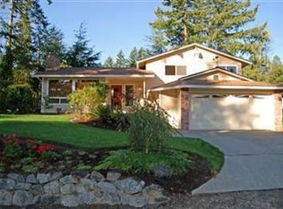 17805 29th Ave NE, Lake Forest Park, WA 98155