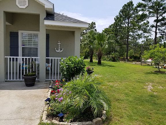 Open right side yard