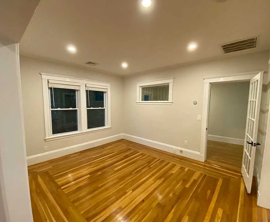4 bed, $5,100 — Photo 4