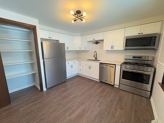 2nd image of 4127 Bryant St