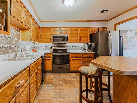 5th image of 2250 Meadowbrook Ct APT C
