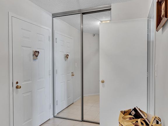 3rd image of 900 N Stafford St APT 1609