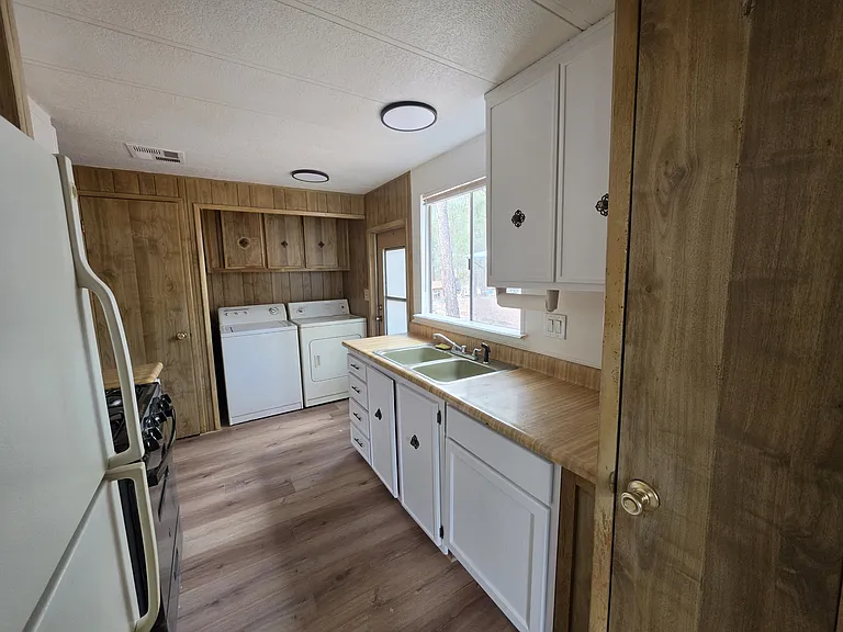 2800 S White Mountain Rd #84 — Photo 8