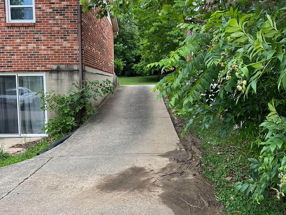 1341 Leaning Tree Ln, Lexington, KY 40517 MLS 23011930 Zillow