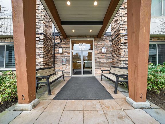 5th image of 11935 Burnett St #402