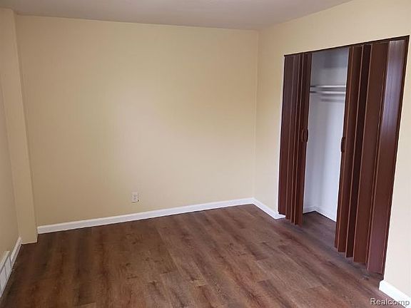 5th image of 2263 Delton Ct