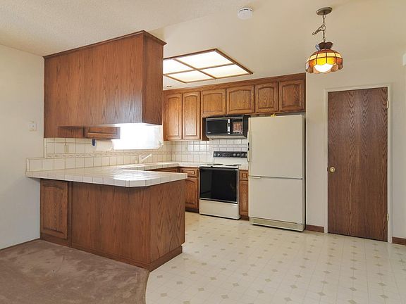 3rd image of 5934 Mescalero Dr