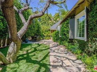 108 S Woodburn Dr, Los Angeles, CA 90049