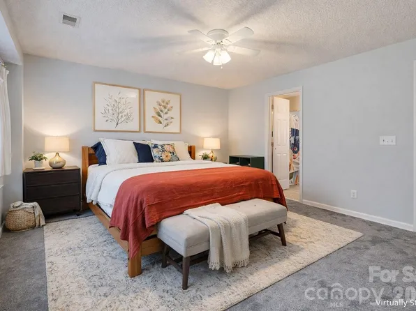 5925 Prescott Ct, Charlotte, NC 28269