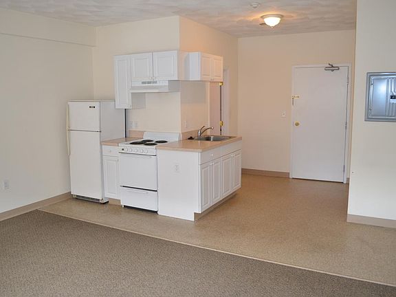 4th image of 1050 Hancock St APT 25