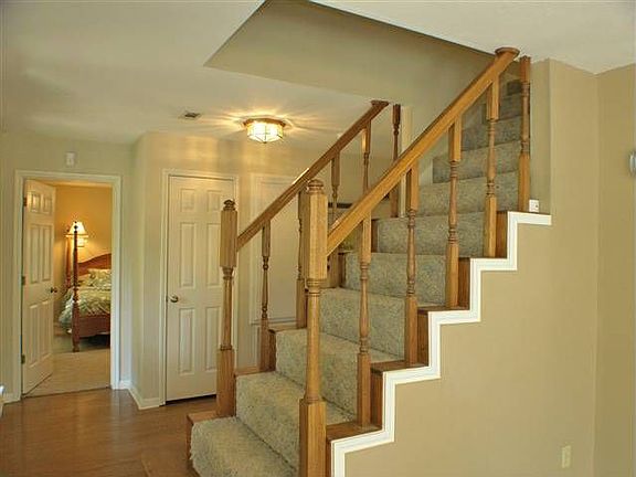 3rd image of 11545 Crestwood St