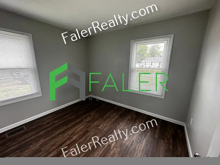 498 Ridgebury Dr — Photo 10