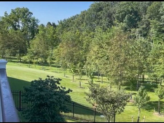 4th image of 9648 Crescent Ln