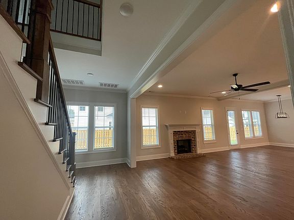 5th image of 685 River Oaks Lane