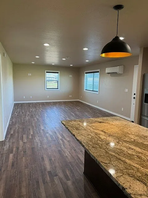 1 bed, 1000 sqft, $1,800 — Photo 3
