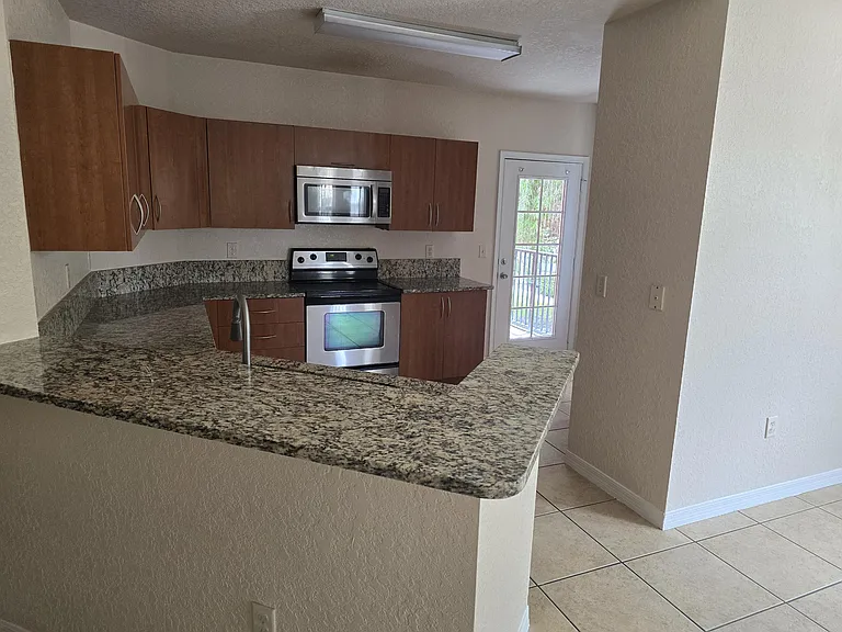 144 SW Peacock Blvd #23-201 — Photo 9
