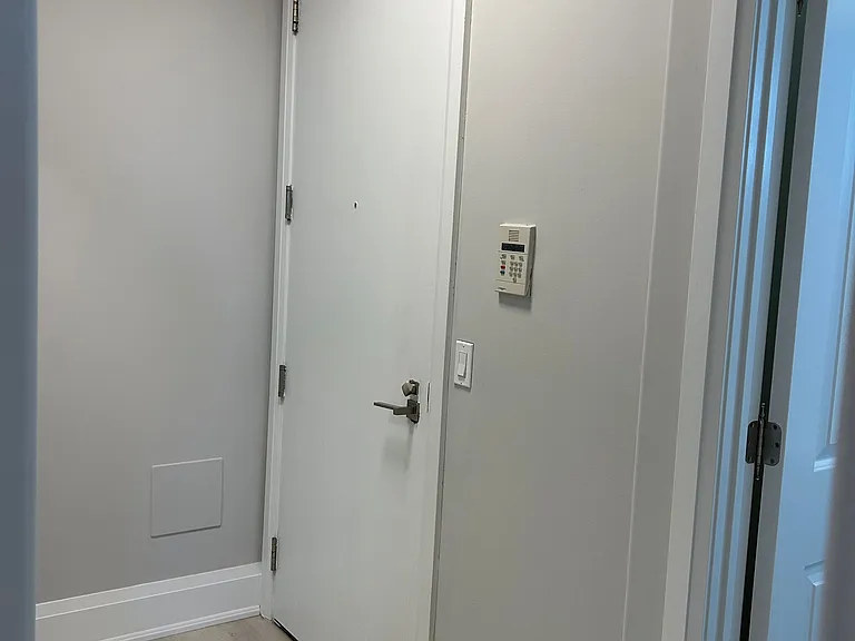 100 Harrison Garden Blvd #GPH23 — Photo 2